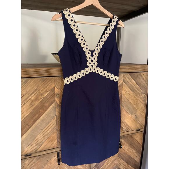 Lilly Pulitzer Esme Dress in Navy with Gold Metallic Trim Size 2 - Picture 2 of 9